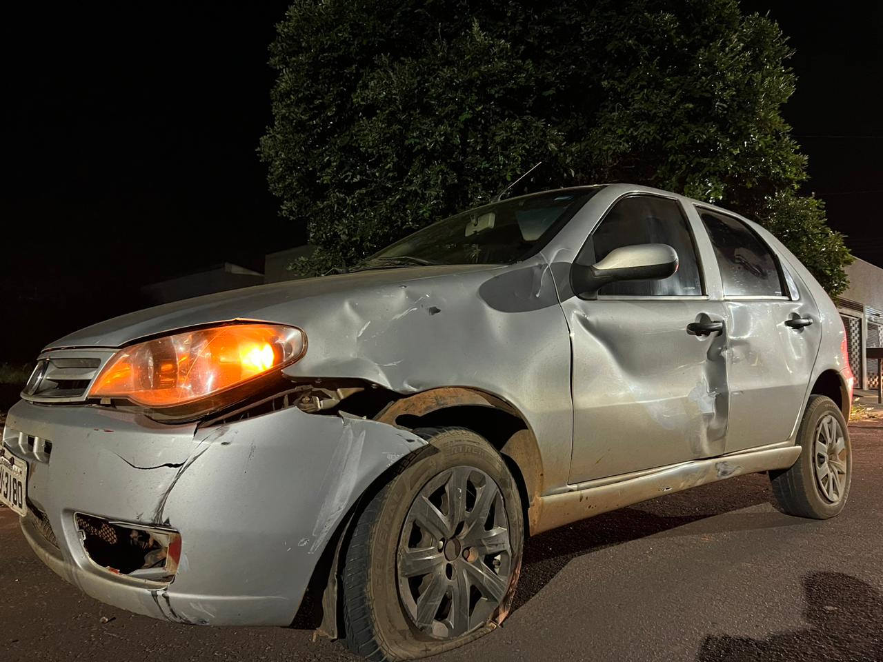 Veículo ficou com a lateral avariada – Foto: Jornal da Nova